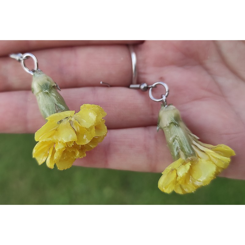 Náušnice z živých kvetov - žltý klinček